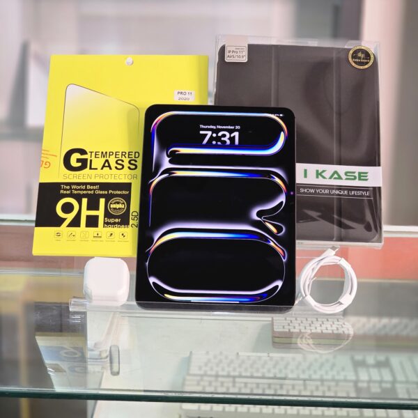 iPad Pro M4 — 256GB — 99% Battery Health