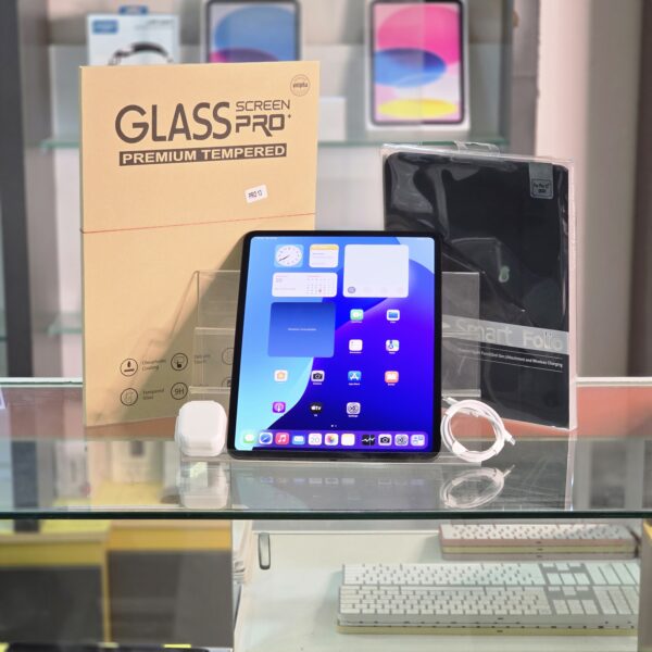 iPad Pro M4 — 13 inch — 256GB — 100% Battery Health