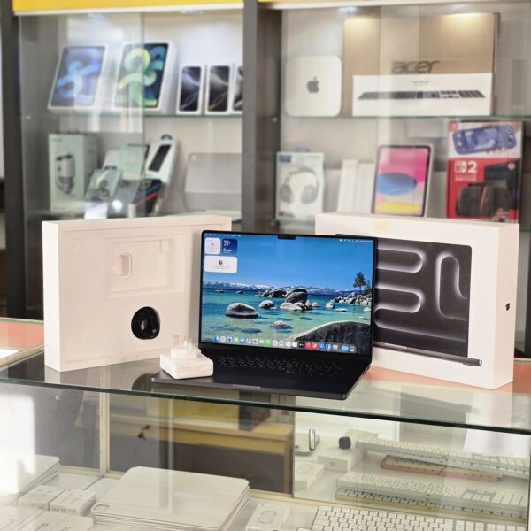 MacBook Pro M3 Pro 16-inch - 18GB RAM - 512GB SSD – 99% Battery Health